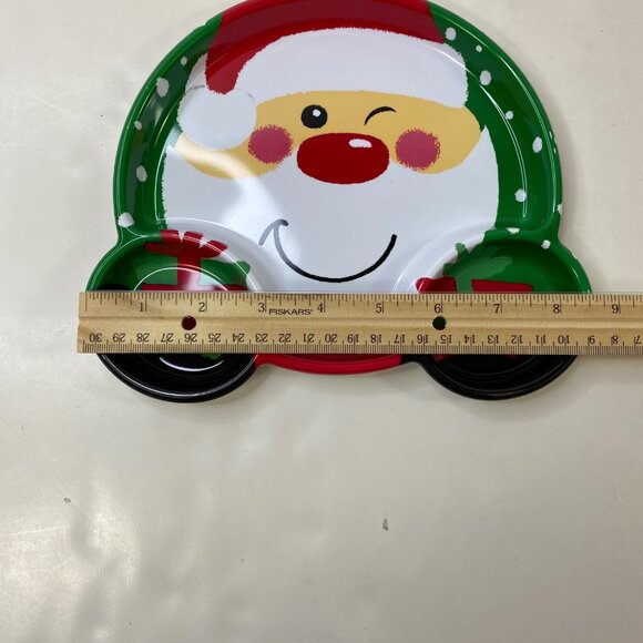 Holiday Themed Disposable Paper Plates Sectioned Santa Gifts "Seasons Greetings" - Picture 12 of 13